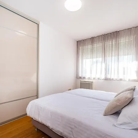 Apartment Keka *